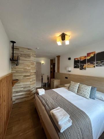 Edelweiss Hotel 3*